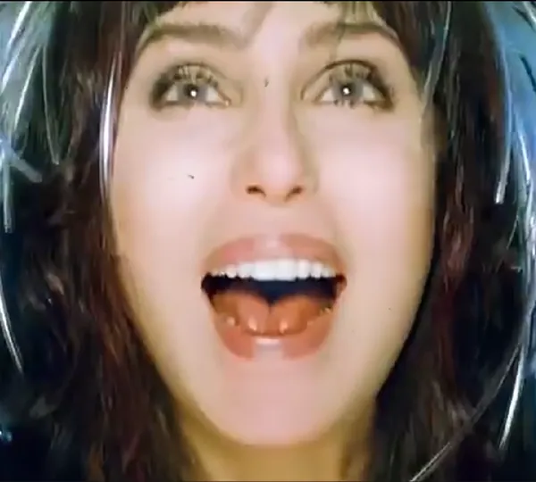 Fotograma de un videoclip de música dance